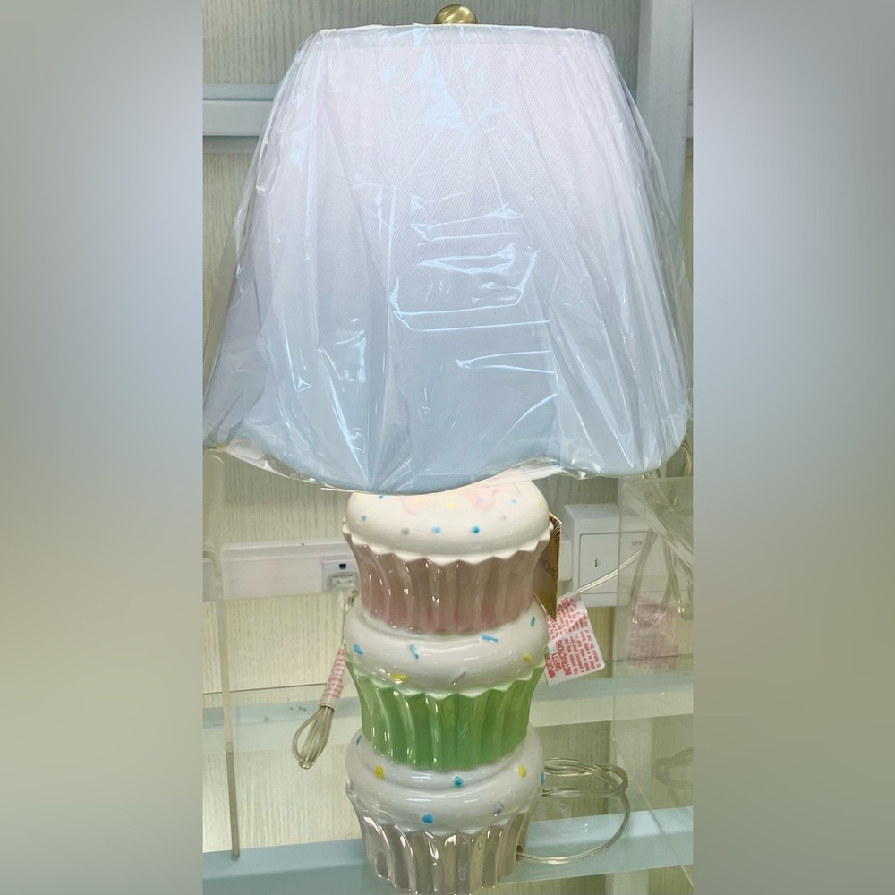 KARMA HOME Cupcake Shaped Ceramic LAMP NEW WITH TAGS